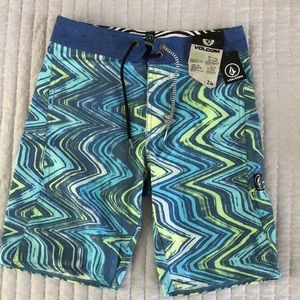 Volcom 3 shorts lot!